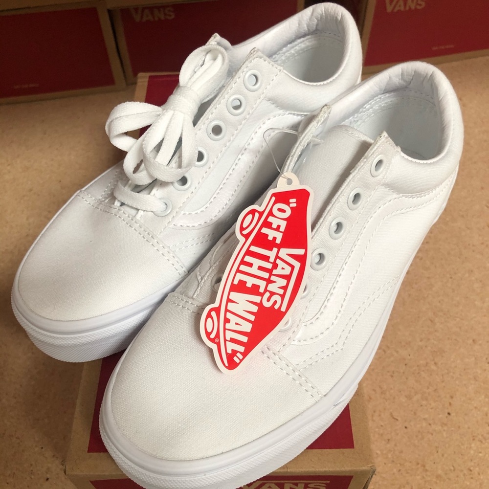Brand New Women’s Vans Old Skool White/White